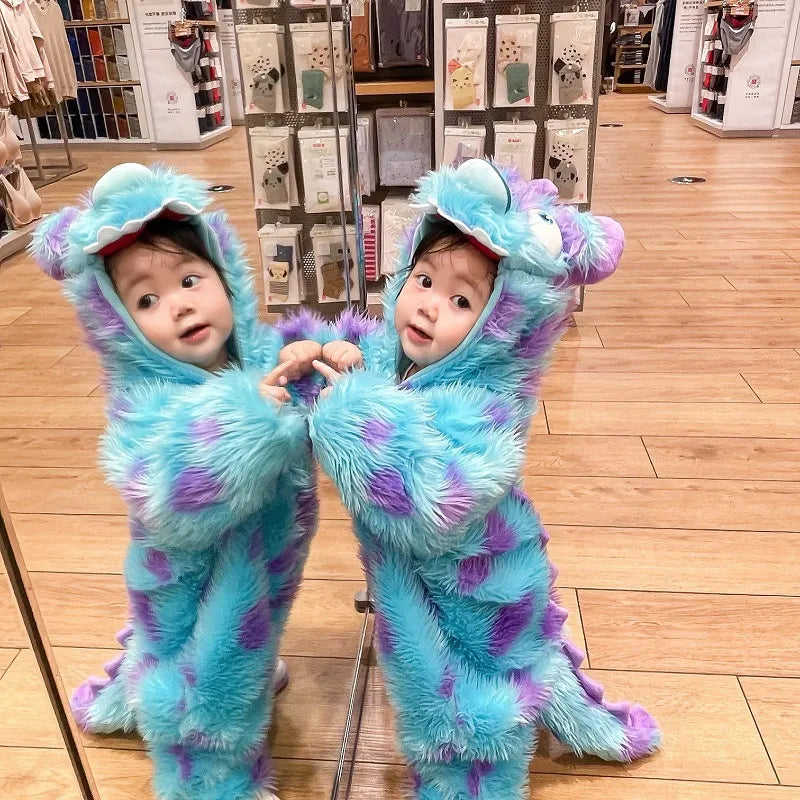 Süßer Baby-Overall mit Kapuze und Reißverschluss