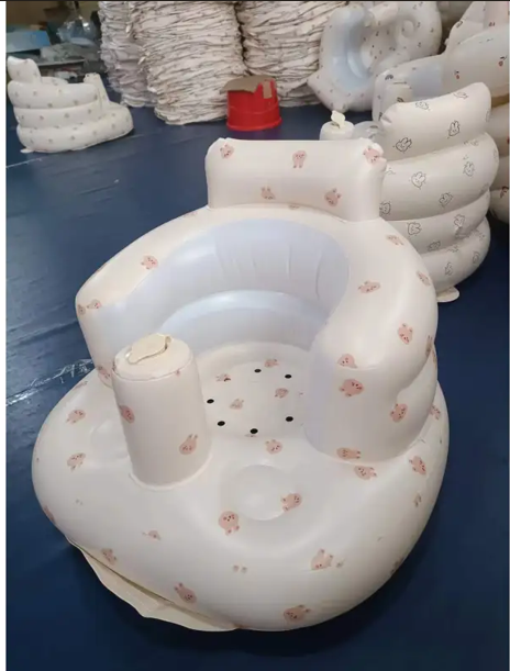 Aufblasbarer Babyhochstuhl zum Essen & Baden